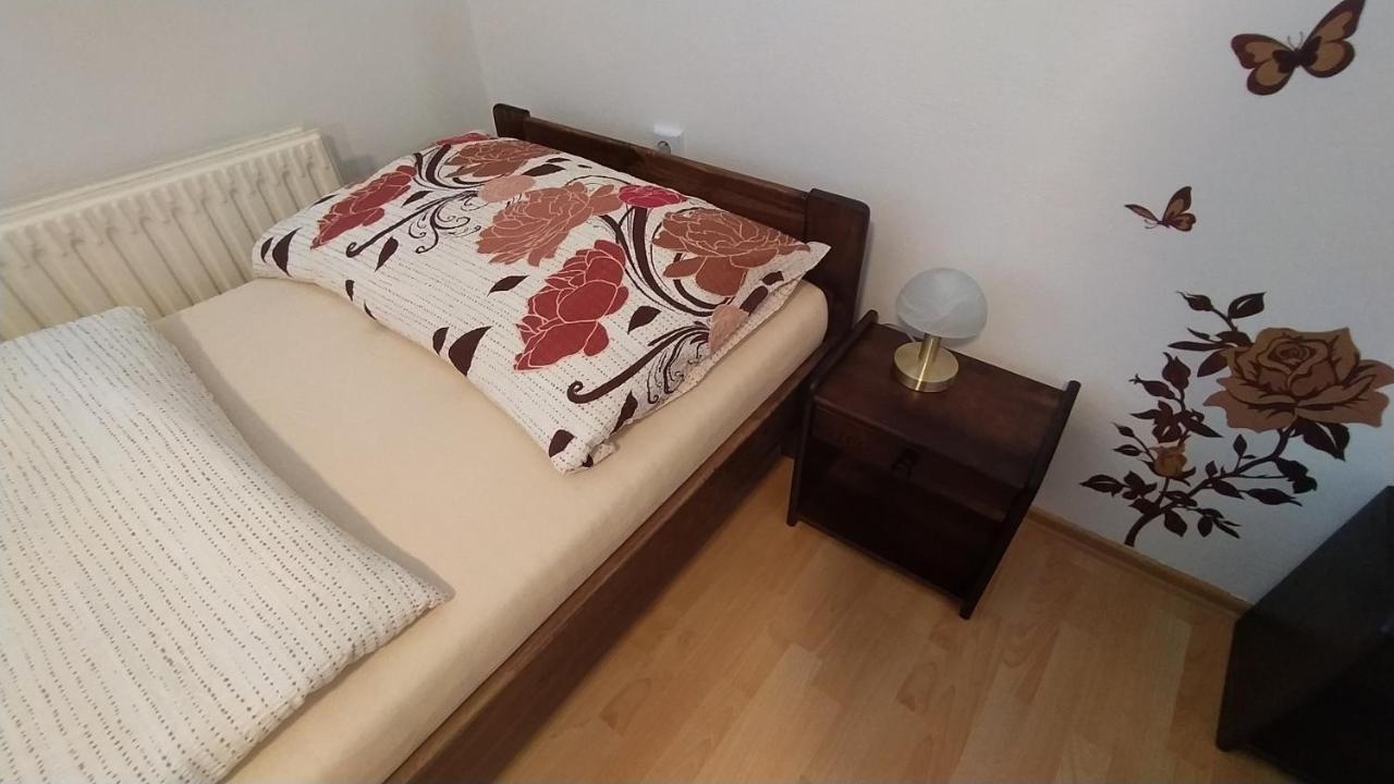 Apartman U Spycharu Bile Policany Ngoại thất bức ảnh